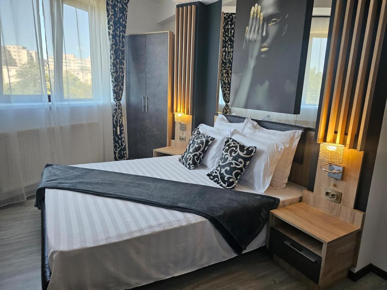 Theline Hotel Bucureşti Ngoại thất bức ảnh